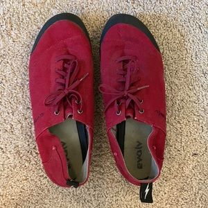 Evolv Approach Shoes